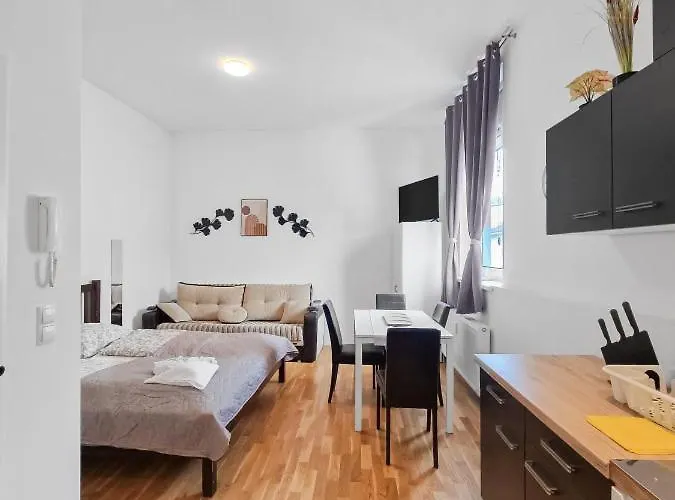 Apartment Sparkassa *